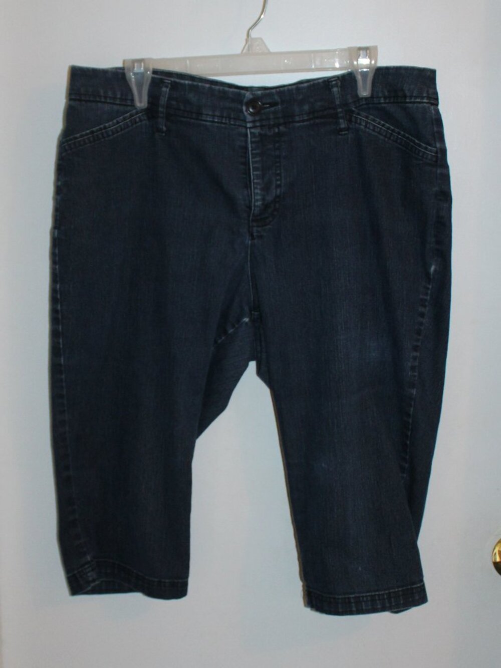 Women’s ST.JOHN’S BAY Dark Blue Denim Cotton Stretch Capris Jeans Size 14P